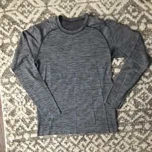 Lululemon men’s gray long sleeves top size small